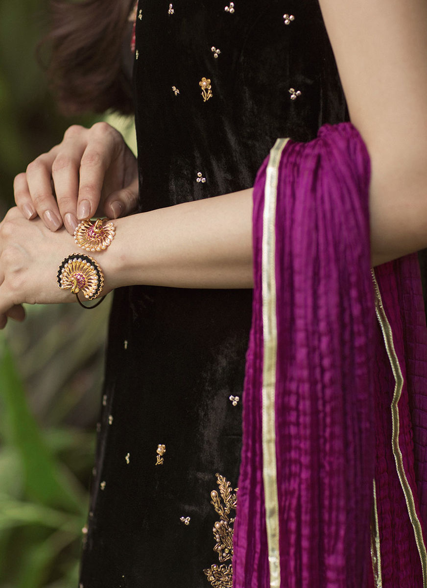 Kyra Sleeveless Velvet