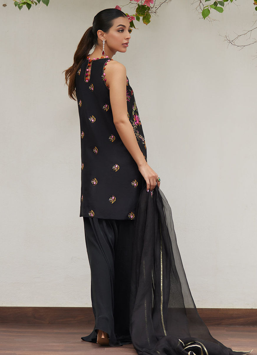 Siya Black Embroidered Shirt And Dupatta