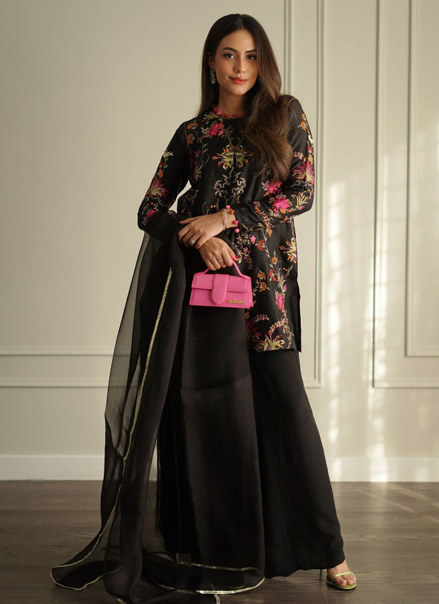 Siya Black Embroidered Shirt And Dupatta