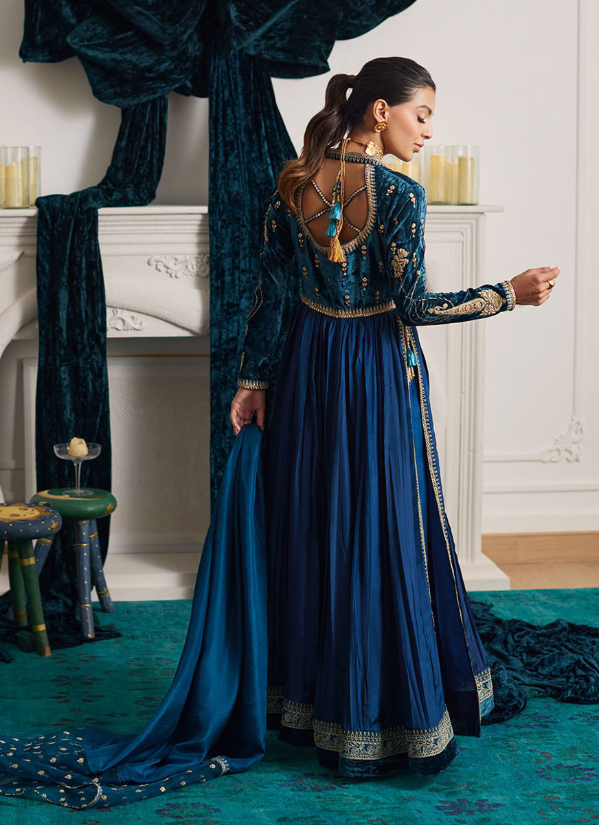 Sylvia Kalidaar And Dupatta