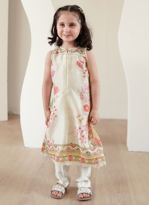 Picture of Faye Ivory Blossom A