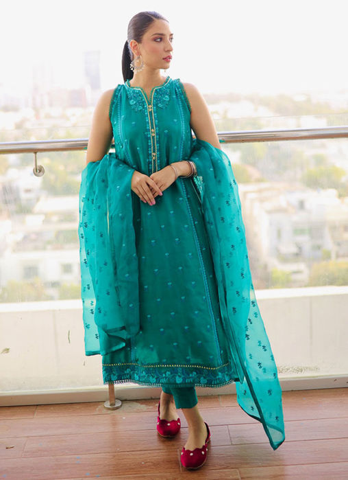 Picture of Ramsha Khan In Our Most Loved Shel Emerald Ensemble.