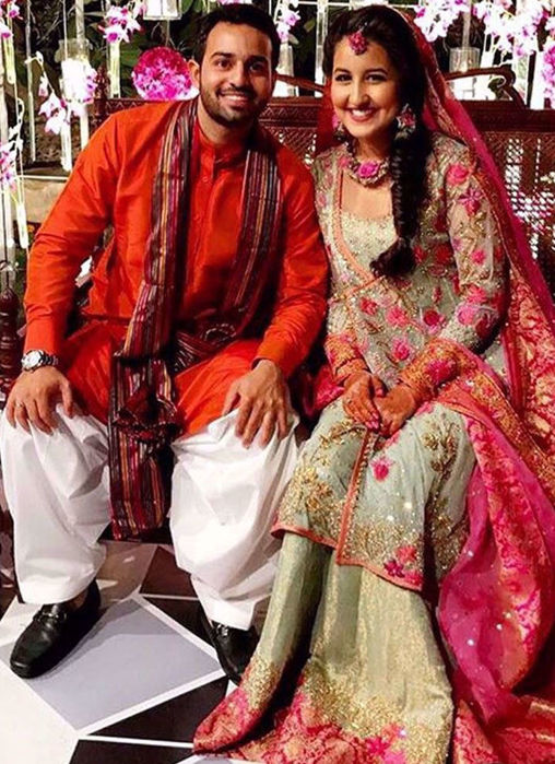 Picture of Zara Tariq Looks Absolutely Radiant In Farah Talib Aziz Kalidaar Angarkha