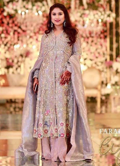 Picture of Silver-Blue Complemented By Lavender Tissue Featuring Shades Of Purple Thread Work