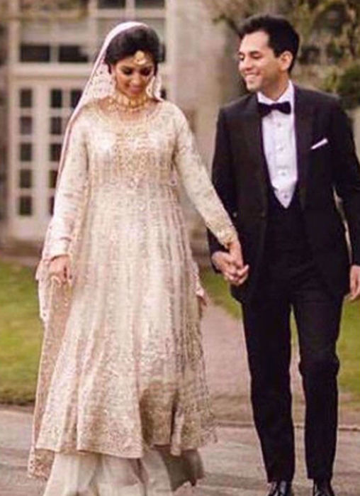 Picture of Aniqah Ali Malik Beautiful In Ivory Kalidaar Farah Talib Aziz Ensemble